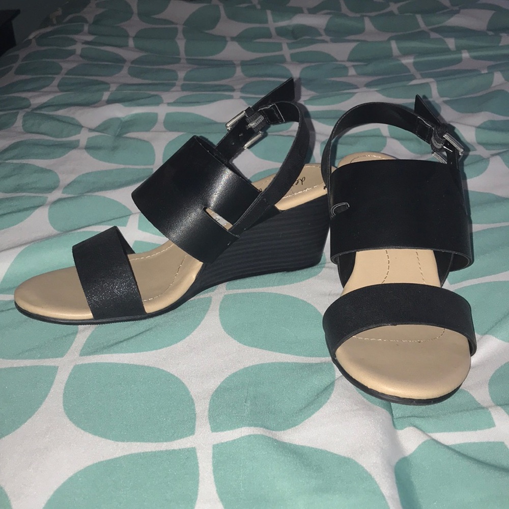 2 in block strap wedges